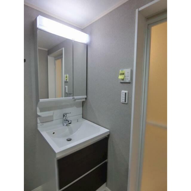 洗面設備　独立洗面台を完備し、朝の身支度が快適です♪