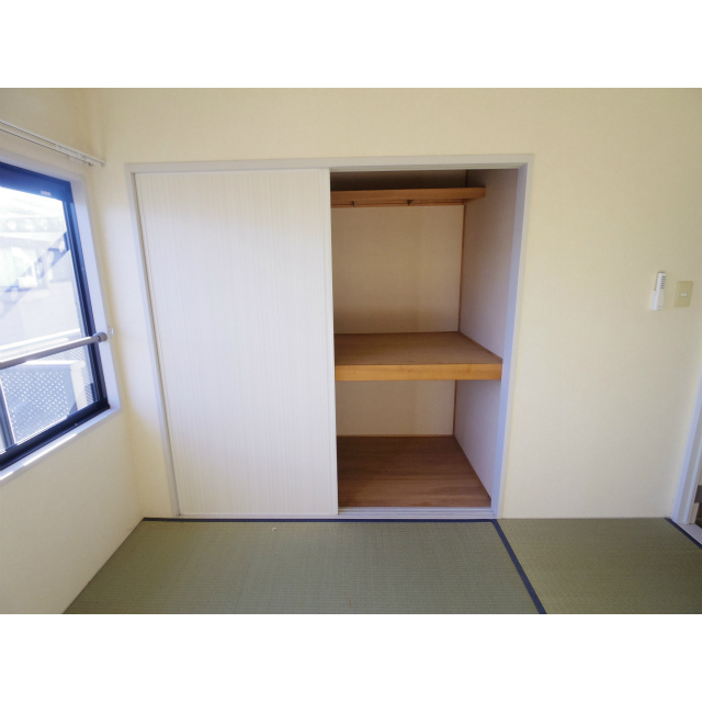 収納　リノベーション前の写真です