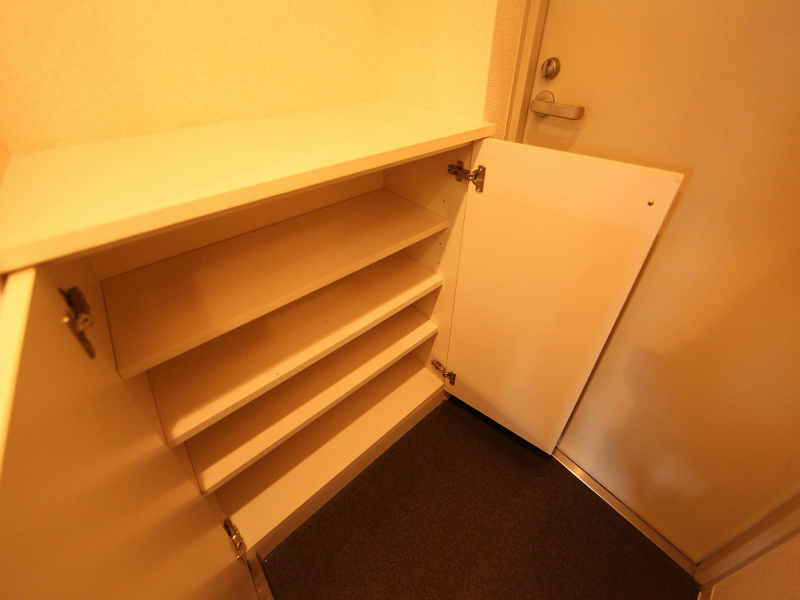 玄関　玄関　シューズボックス