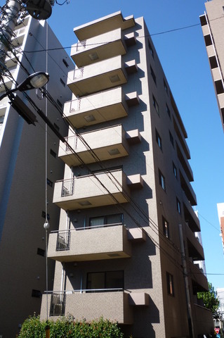 建物外観　スーパーが近く便利な立地！