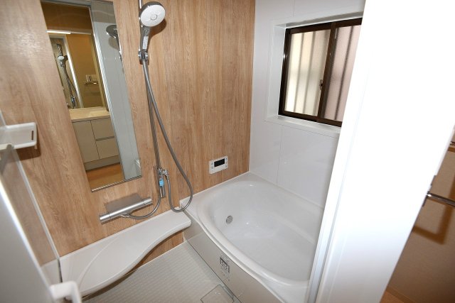 バス・シャワールーム　新品浴室