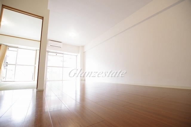 居室・リビング　☆明るいお部屋☆