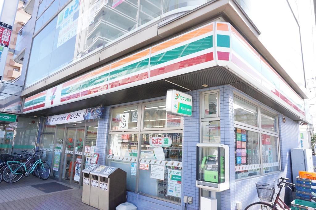 コンビニ　セブンイレブン 大袋駅前店（コンビニ）まで297m
