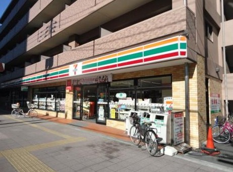 コンビニ　セブンーイレブン川口４丁目店（コンビニ）まで98m