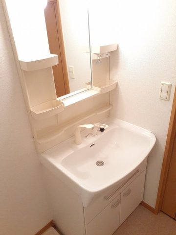 洗面設備　忙しい朝には欠かせない洗面所です