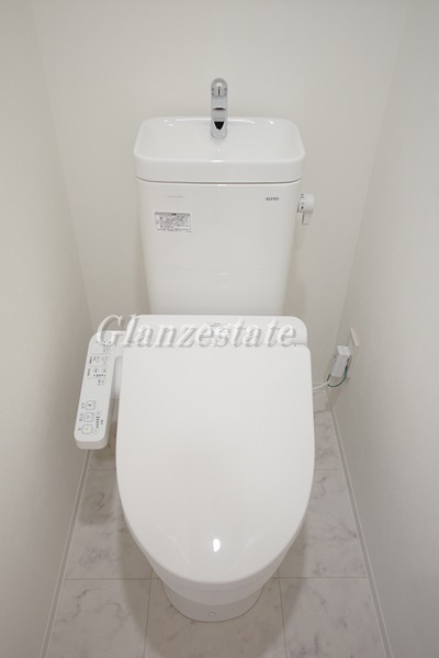 トイレ　☆温水洗浄便座完備のトイレ☆