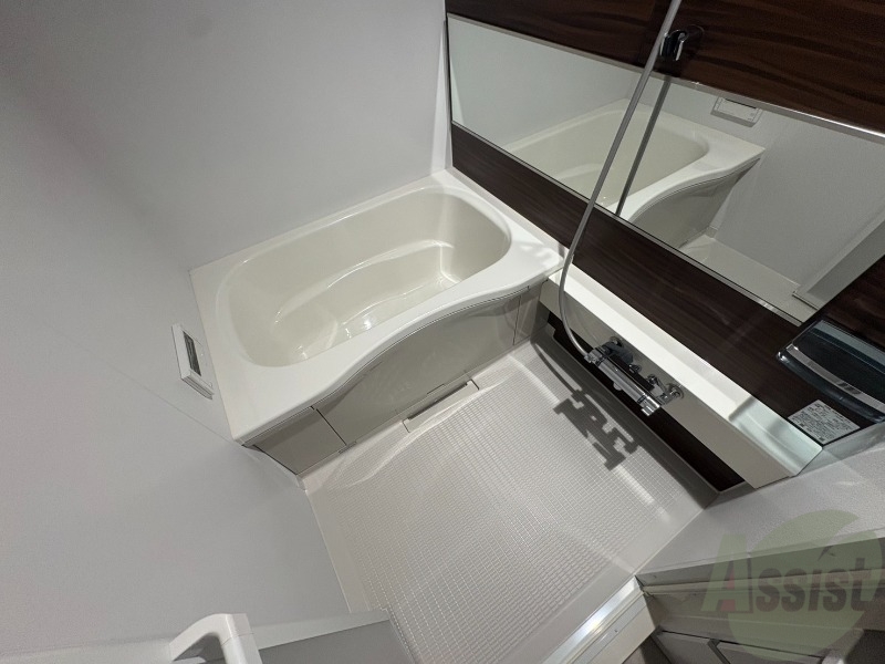 バス・シャワールーム　お風呂になります。一日の疲れを癒してくださいね。