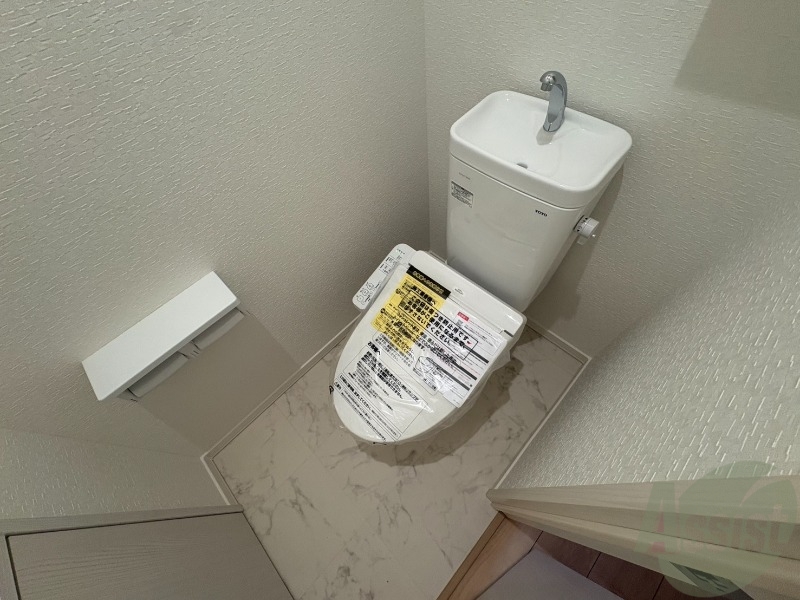 トイレ　シャワートイレになっているので快適です！