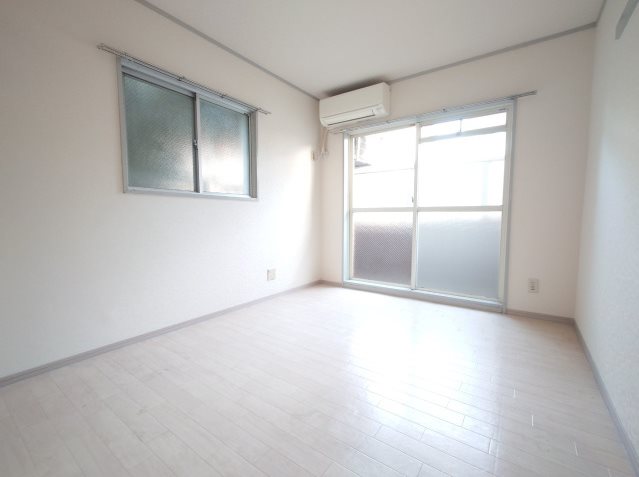 居室・リビング　画像は別号室写真の為、現状を優先いたします。