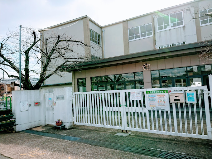 小学校　京都市立南太秦小学校（小学校）まで440m