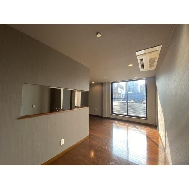 居室・リビング　こちらの居間で趣味の時間をお楽しみください