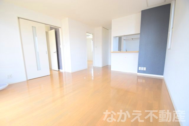 居室・リビング　こちらの居間で趣味の時間をお楽しみください