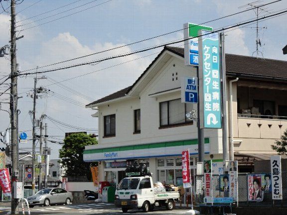 コンビニ　ファミリーマート 向日洛西口店（コンビニ）まで375m