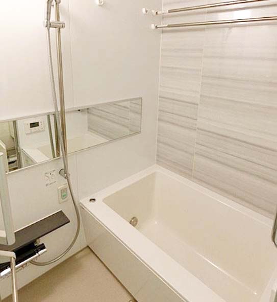 バス・シャワールーム　★ゆったりとできる広さの浴槽★