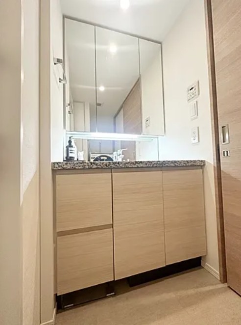 洗面設備　★収納付き、独立洗面台★