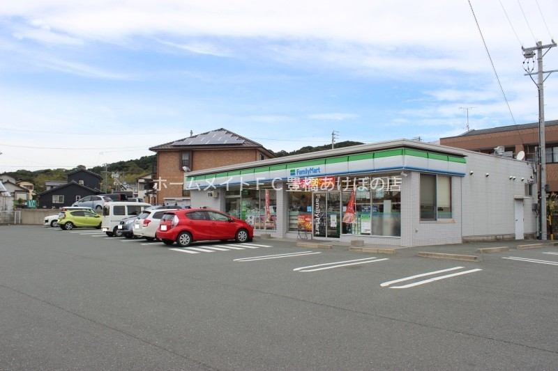 コンビニ　ファミリーマート豊川平尾店（コンビニ）まで436m
