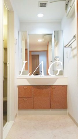 洗面設備　独立洗面台です。