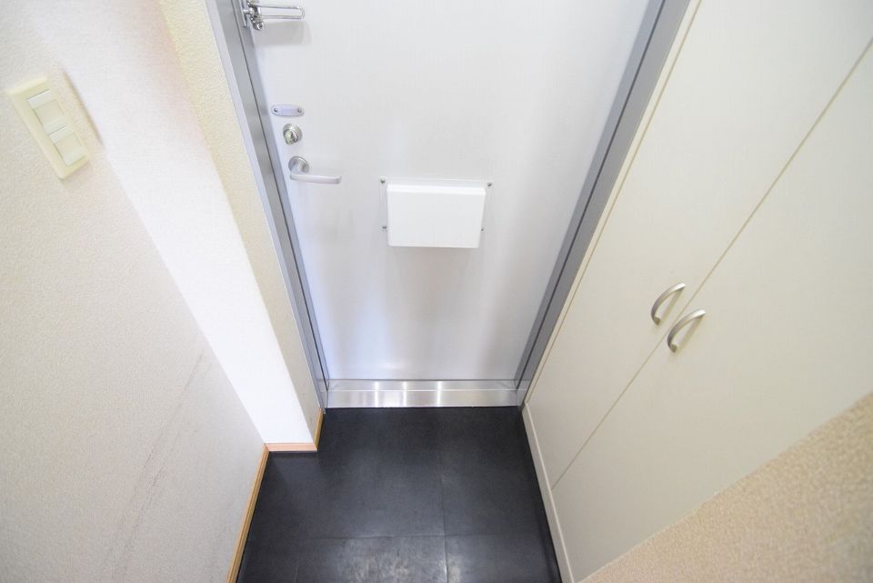 玄関　現況を優先