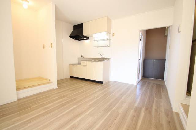 居室・リビング　リビングは広々１０帖