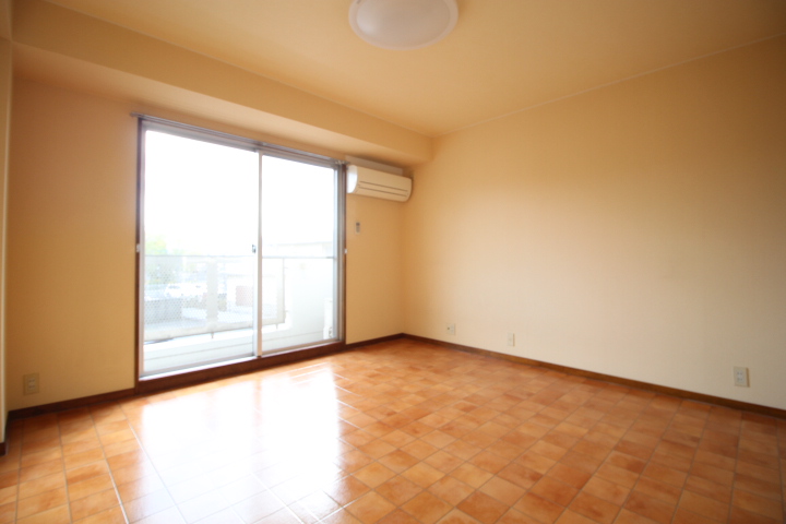 居室・リビング　洋室8帖です！