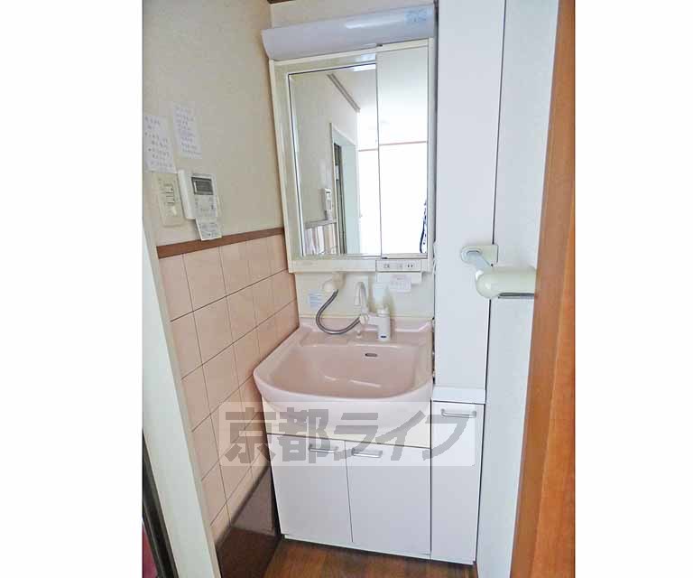 洗面設備　独立洗面台です。