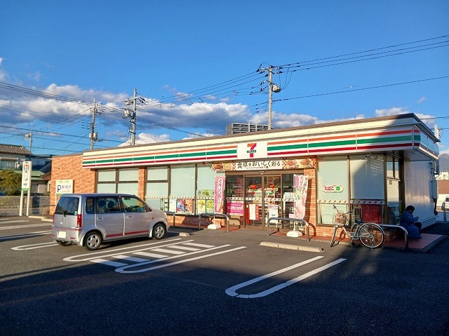コンビニ　セブンイレブン富士市青島町店（コンビニ）まで300m
