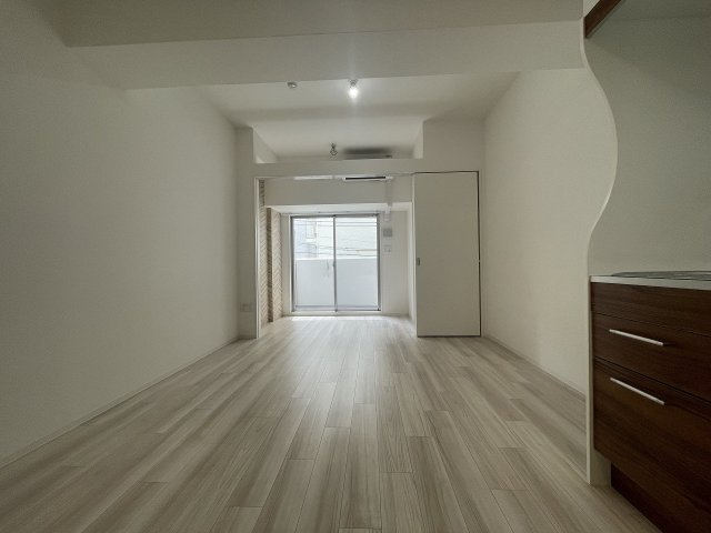 居室・リビング　こちらの居間で趣味の時間をお楽しみください