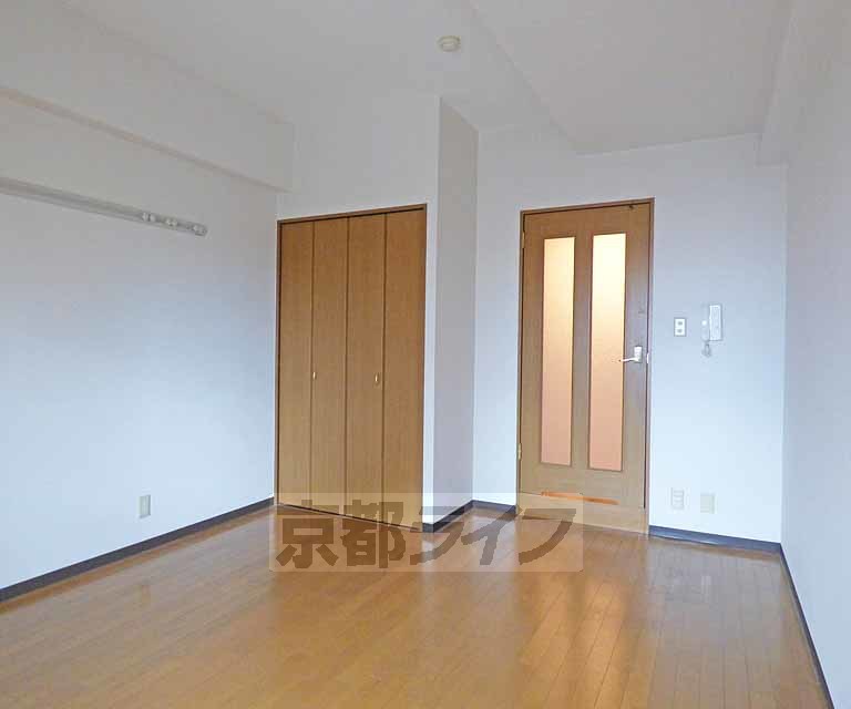 居室・リビング　広々とした室内です。