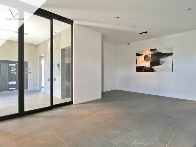 エントランス　ゆとりのあるエントランスです