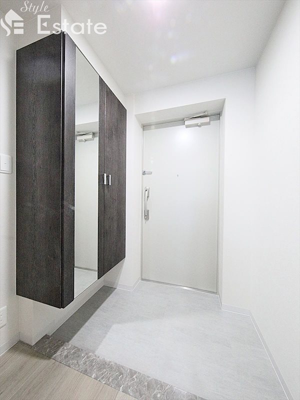 玄関　同仕様内装