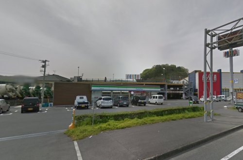 コンビニ　ファミリーマート 諫早森山町店（コンビニ）まで604m
