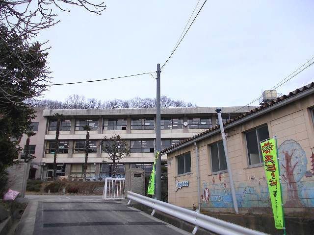 小学校　道上小学校（小学校）まで700m