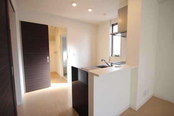 居室・リビング　※他号室の写真です。