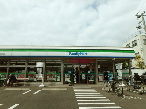 コンビニ　ファミリーマート 板橋東新町二丁目店（コンビニ）まで244m