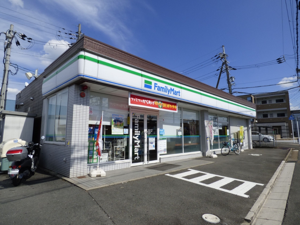 コンビニ　ファミリーマート 宇治紫ケ丘店（コンビニ）まで353m
