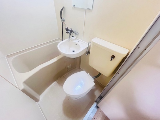 バス・シャワールーム　※別の部屋の写真です