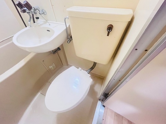 トイレ　※別の部屋の写真です