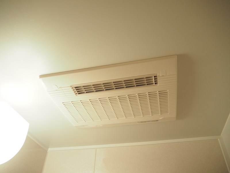 バス・シャワールーム　浴室乾燥機