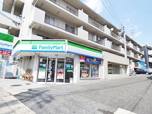 コンビニ　ファミリーマート一社駅北店（コンビニ）まで299m