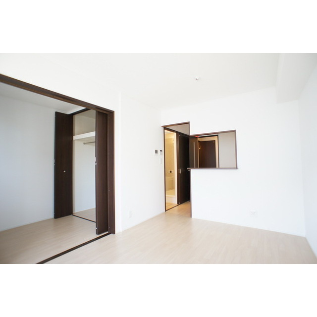 その他部屋・スペース　明るい日差しの室内