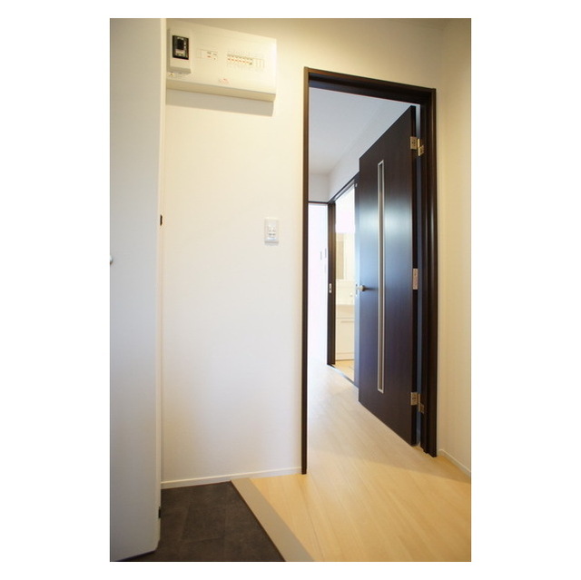 玄関　目線が気にならない玄関ホール