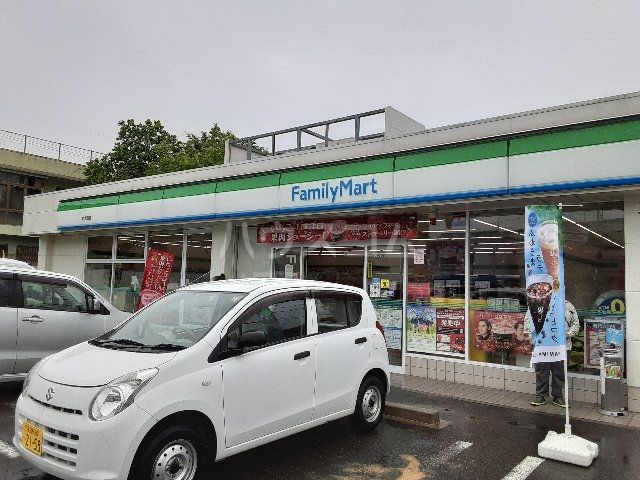 コンビニ　ファミリーマート砂原町店（コンビニ）まで637m