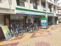 コンビニ　ファミリーマート 住吉苅田五丁目店（コンビニ）まで335m