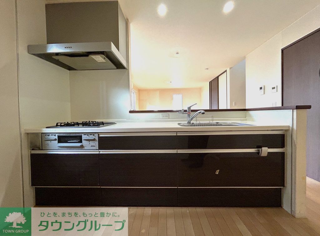 キッチン　リビング※退去済み。クリーニング前（クロス張替予定）