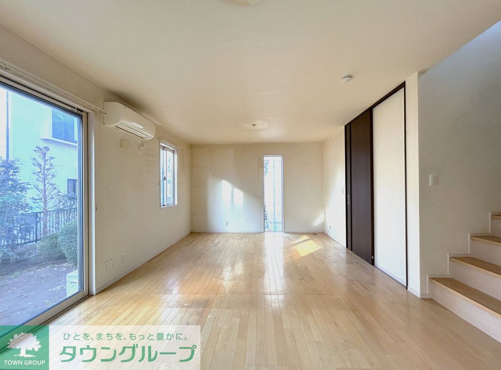 居室・リビング　リビング※退去済み。クリーニング前（クロス張替予定）