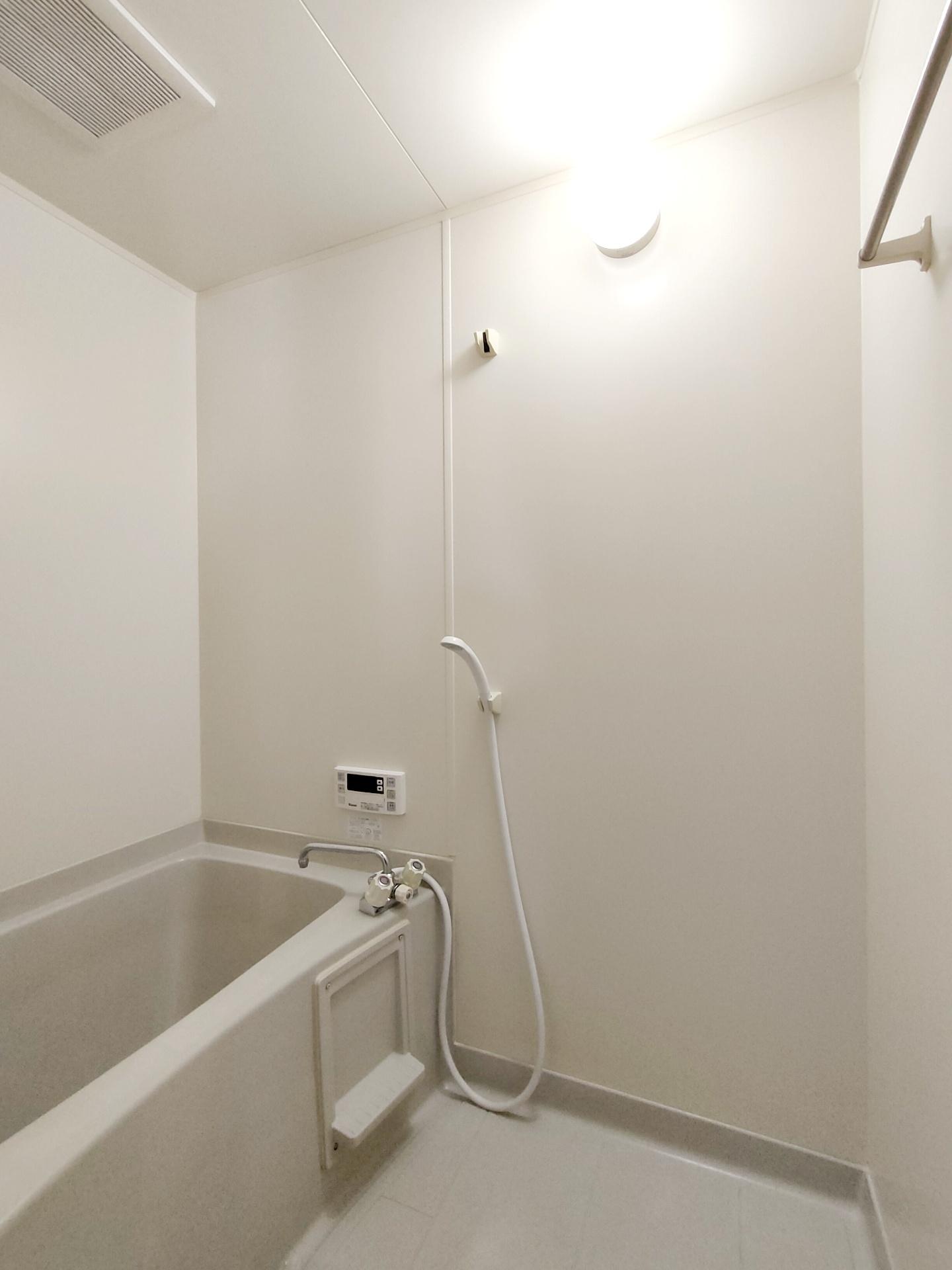 バス・シャワールーム　バストイレ別