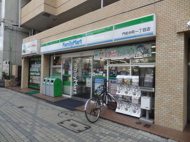 コンビニ　ファミリーマート（コンビニ）まで420m