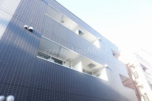 建物外観　４階建ての賃貸マンション