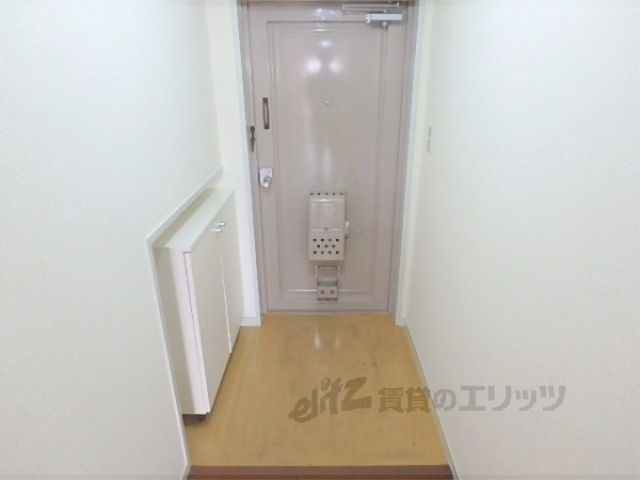 玄関　広々とした玄関です。