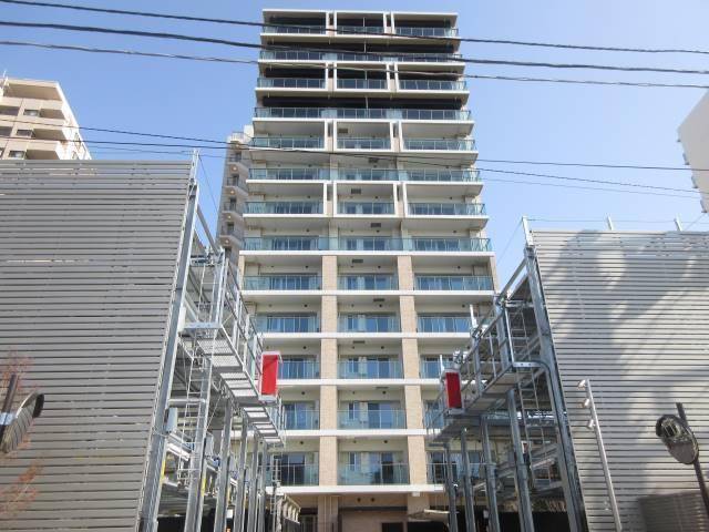 建物外観　オートロック完備